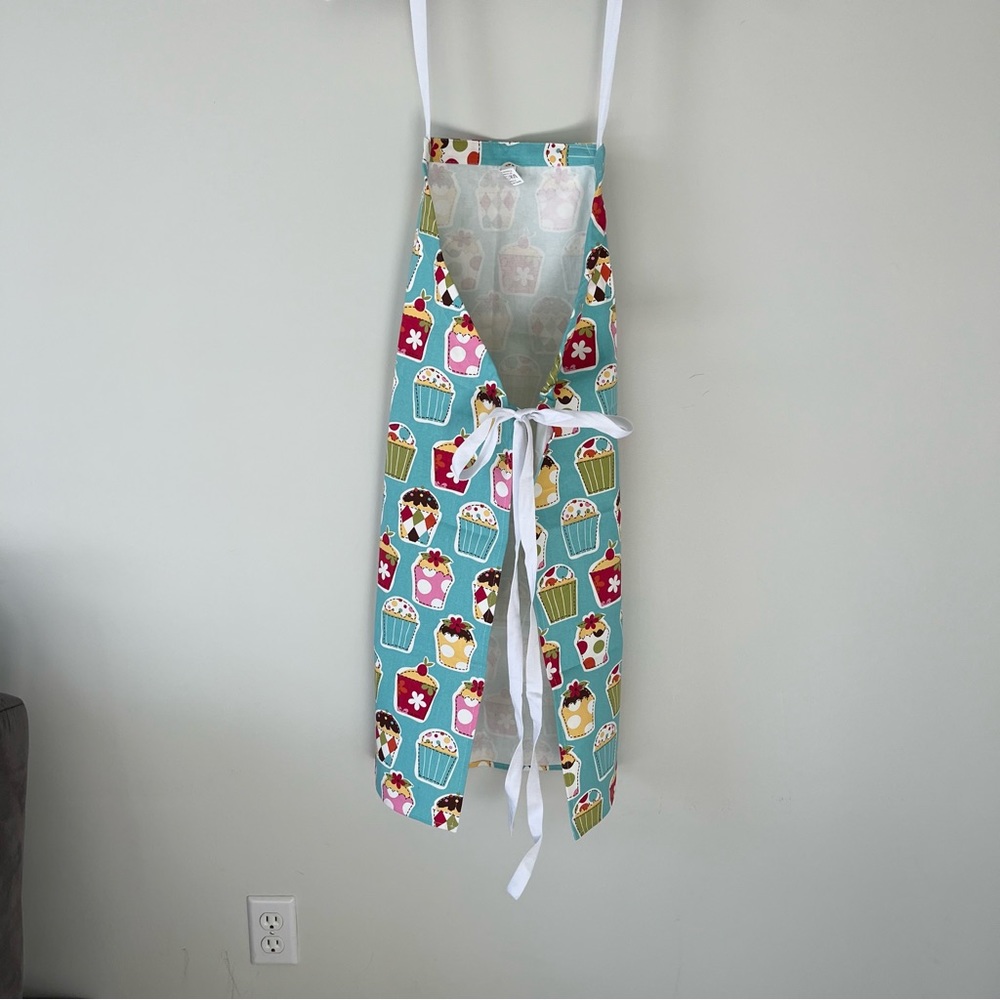 Preowned cupcake Apron by Ritz - Picture 4 of 5